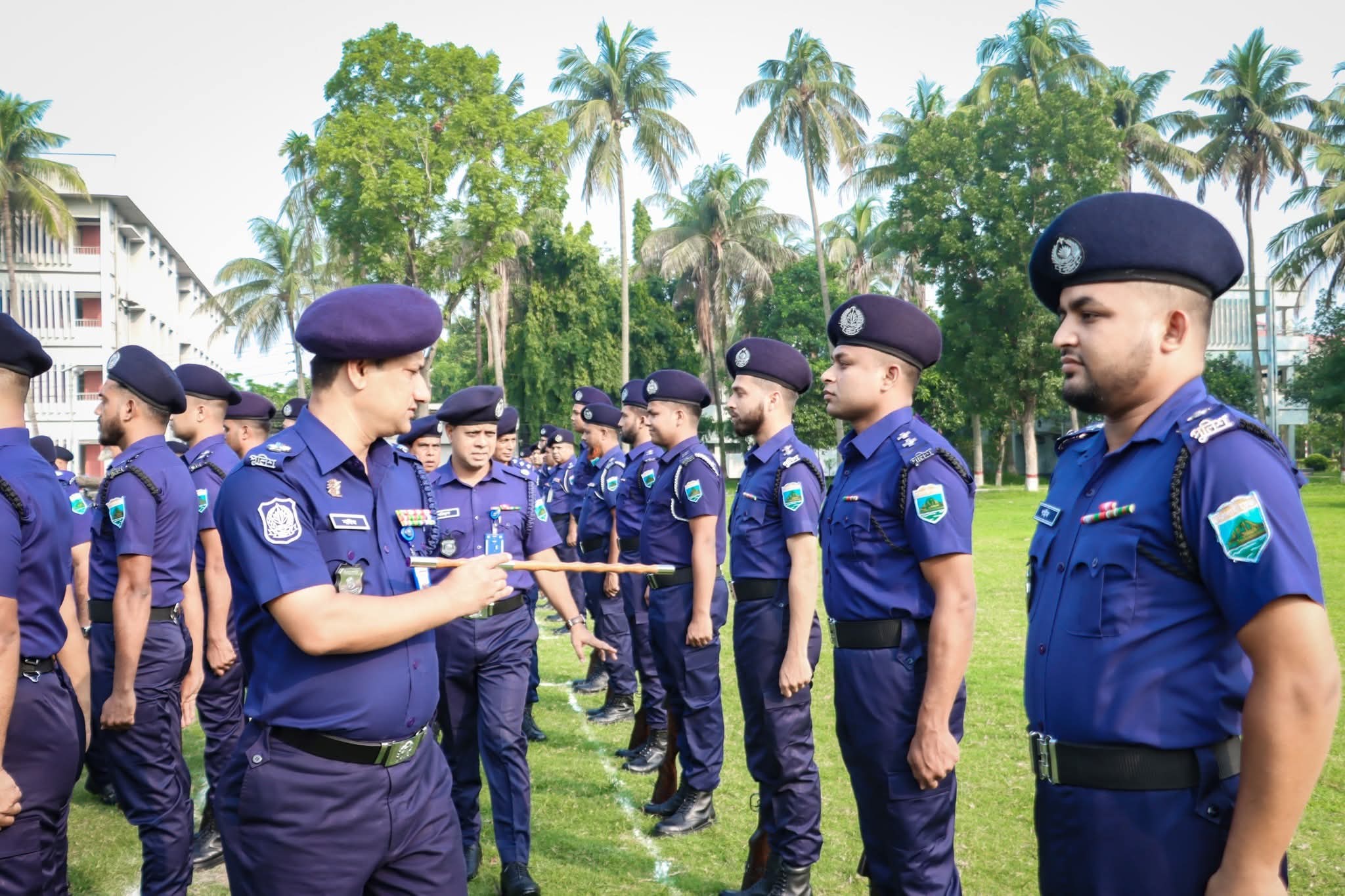 জনবান্ধব পুলিশিং ও আইনশৃঙ্খলা রক্ষায় কঠোর নির্দেশনা দিলেন রাজশাহীর পুলিশ সুপার