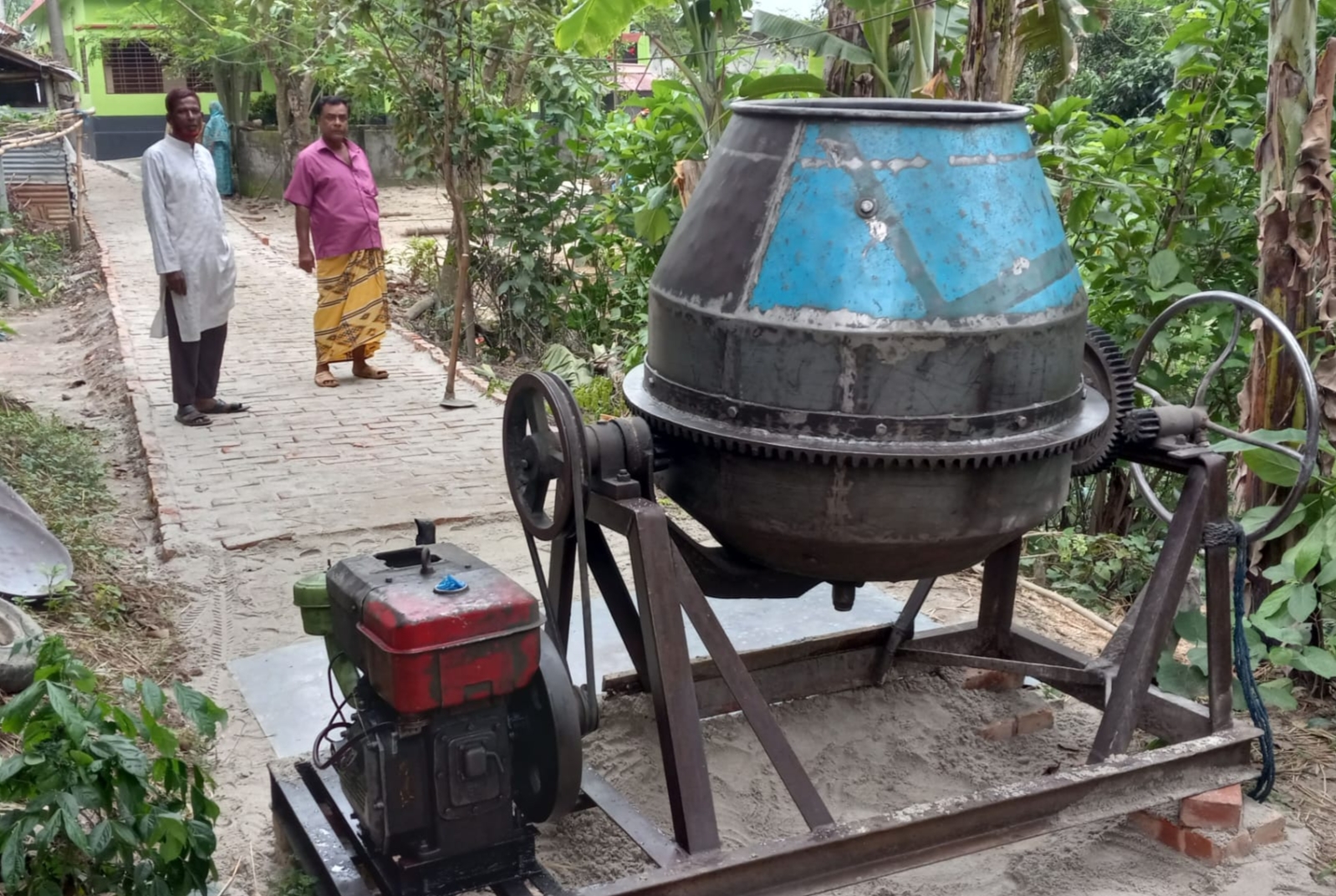 বাগমারায় রাস্তা র কাজে ব্যাপক অনিয়মের অভিযোগ