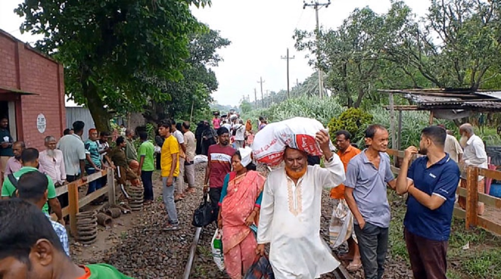 হরিয়ান স্টেশনের কাছে ট্রেনের বগি লাইনচ্যুত, বন্ধ সব রুটের ট্রেন চলাচল
