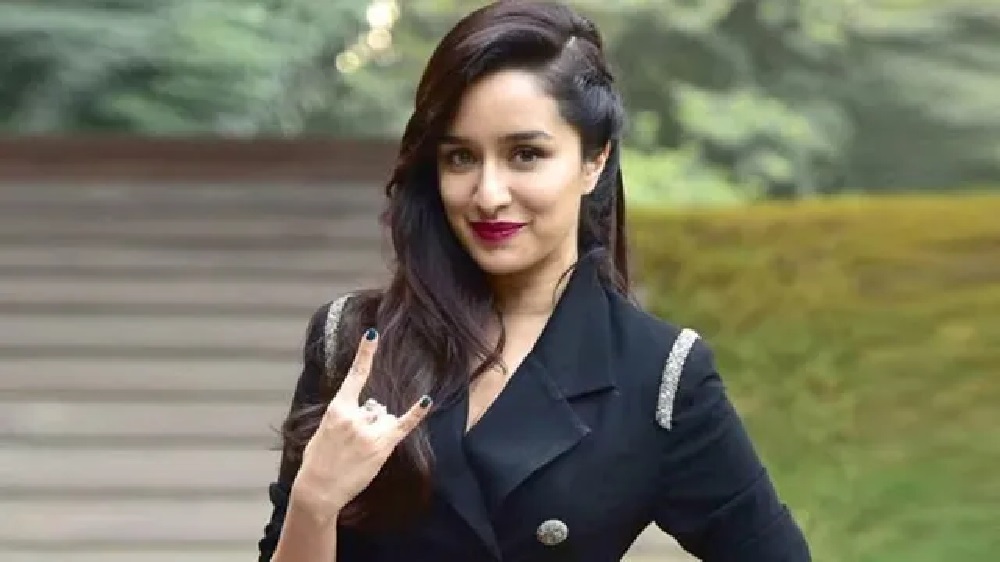আলিয়া-অনন্যার পথেই হাঁটলেন শ্রদ্ধা কাপুর