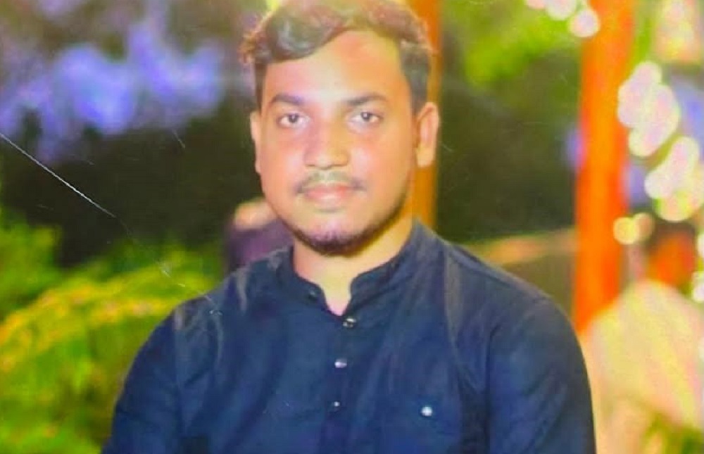 পুঠিয়া এসি-ল্যান্ডের কক্ষে তাণ্ডব-দেড় বছরের জেলে যুবক